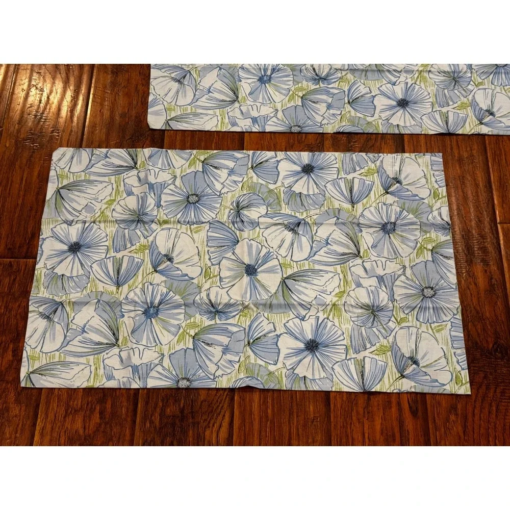 Vintage Lady Pepperell Pillowcases Pair Blue White Floral Cottagecore Standard